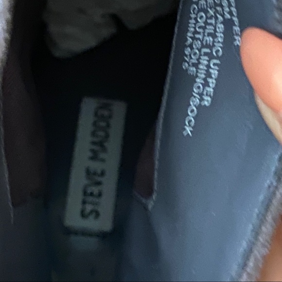 Beautiful Gray Real Suede Leather Fringe Bootie Heels Size 9 - Picture 9 of 11